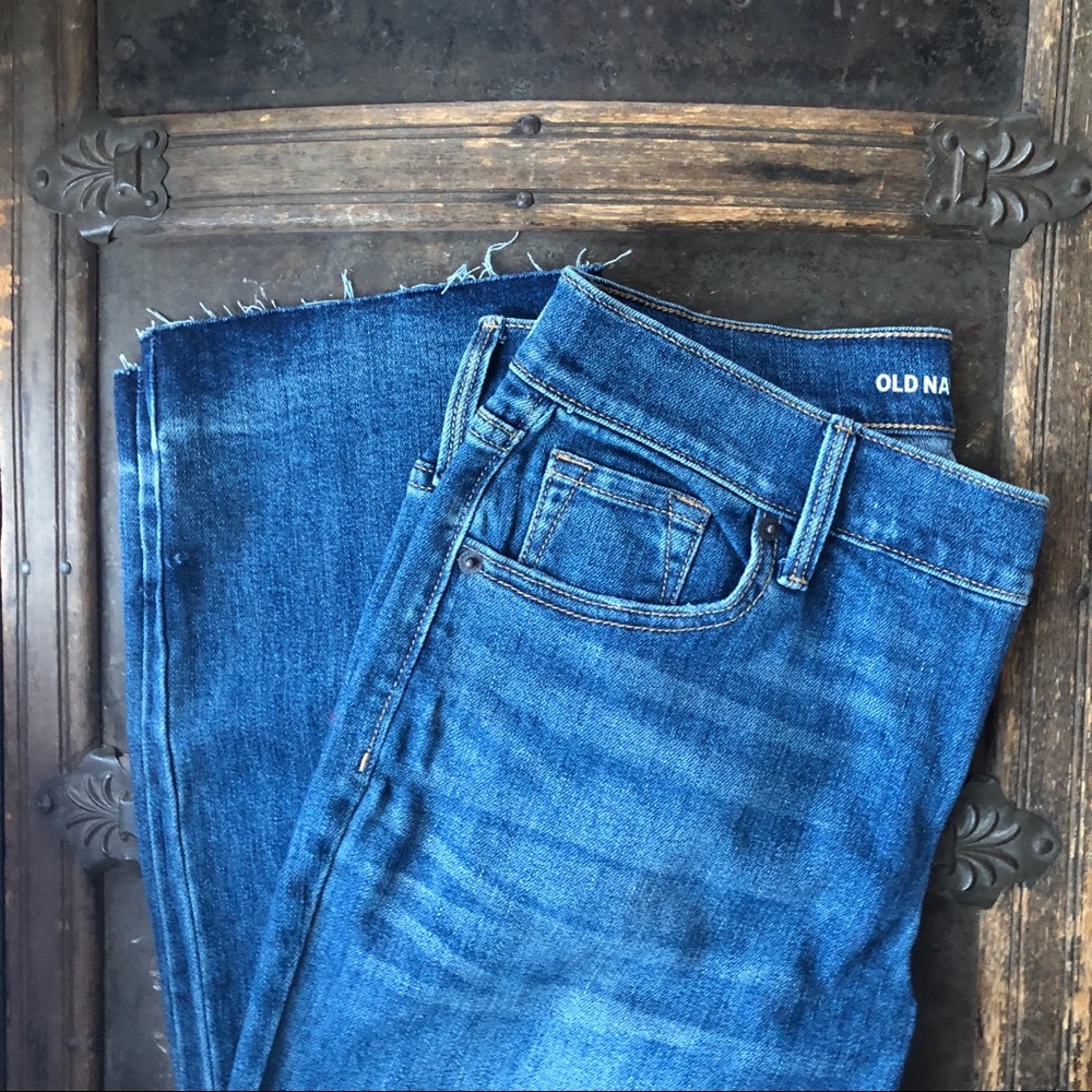 Old Navy • NWOT Cropped Raw Hem Jeans